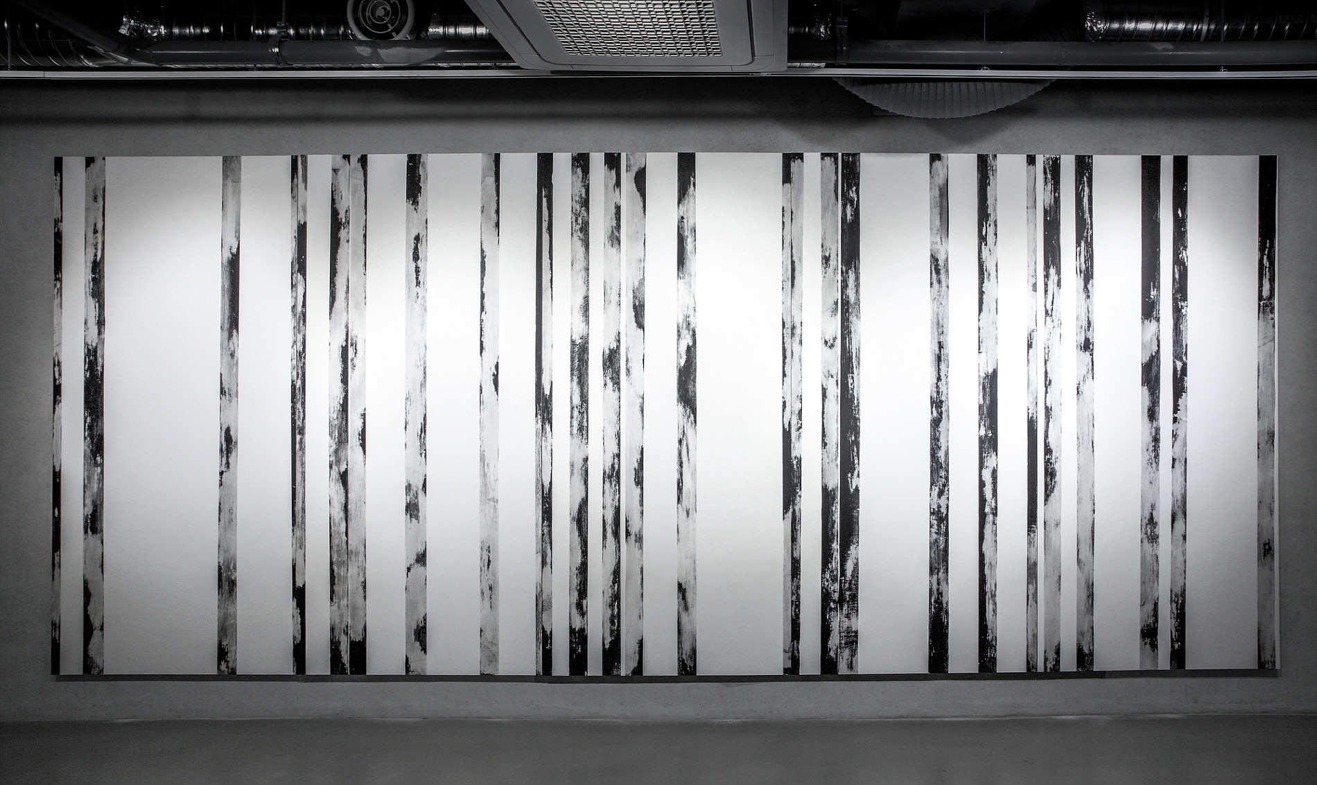 이기영_white forest_mixed media on Korean paper, ink cake_240x600cm_2017


