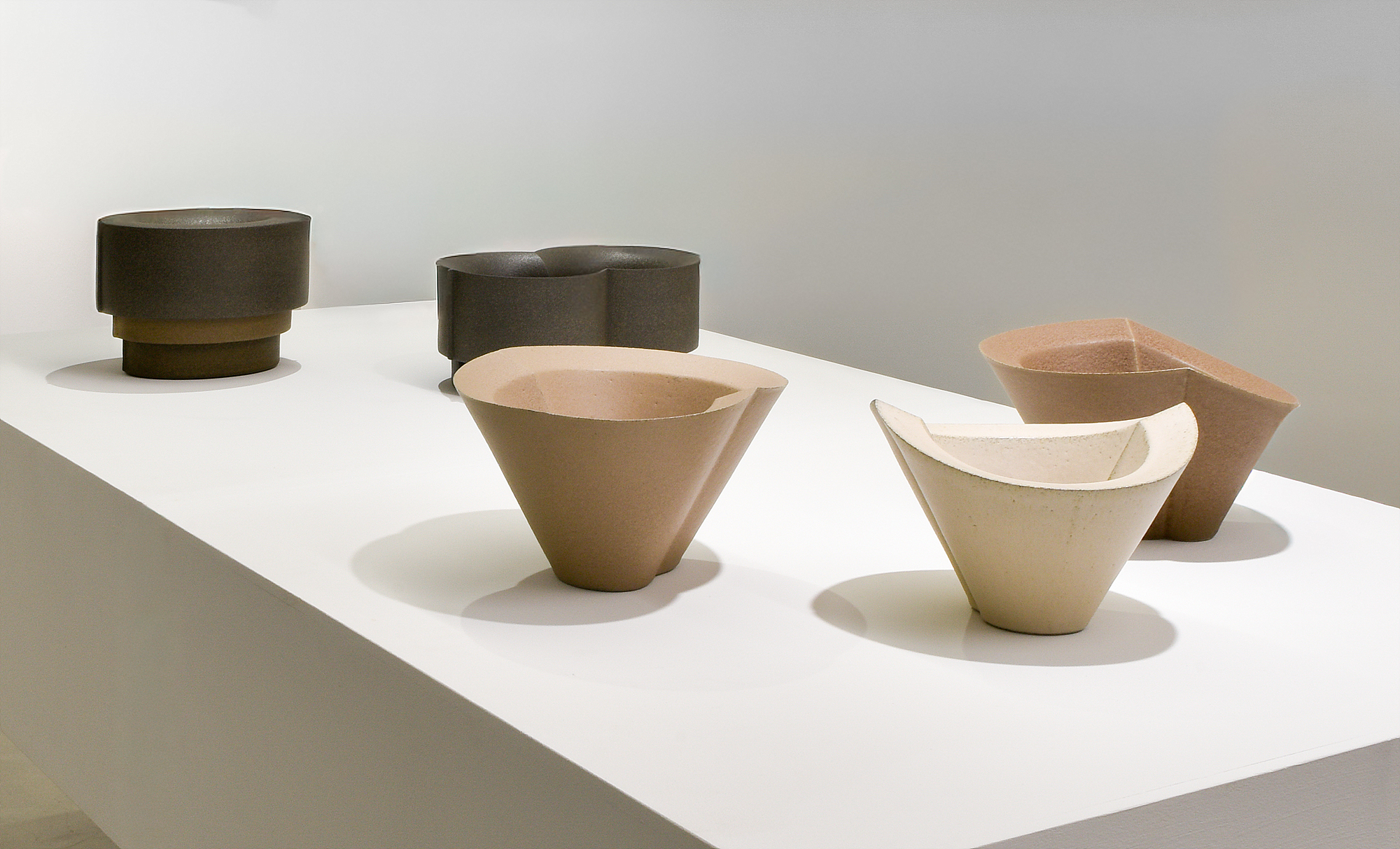 Lee Jeongwon, 《표면 너머》, Installation View
