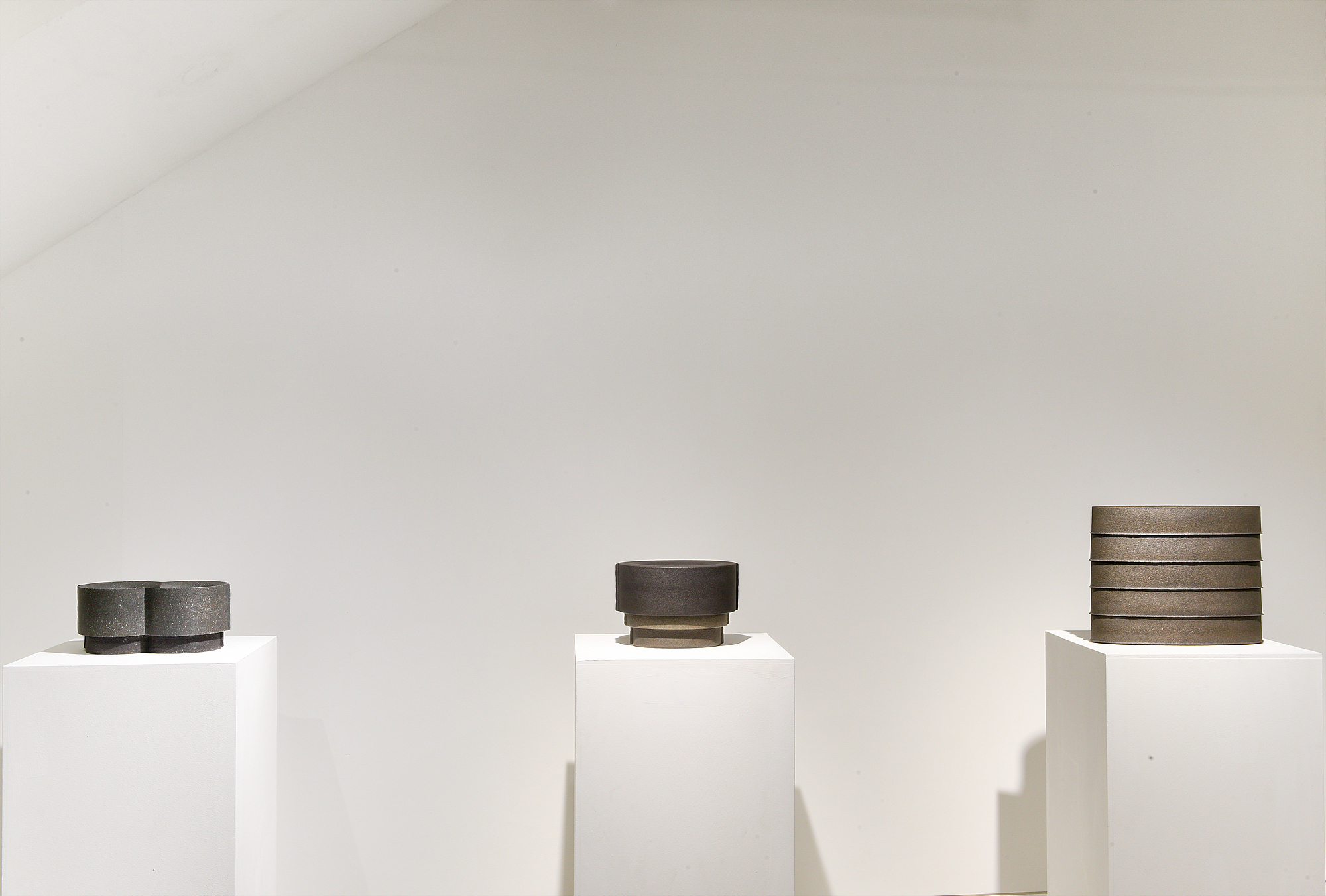 Lee Jeongwon, 《표면 너머》, Installation View