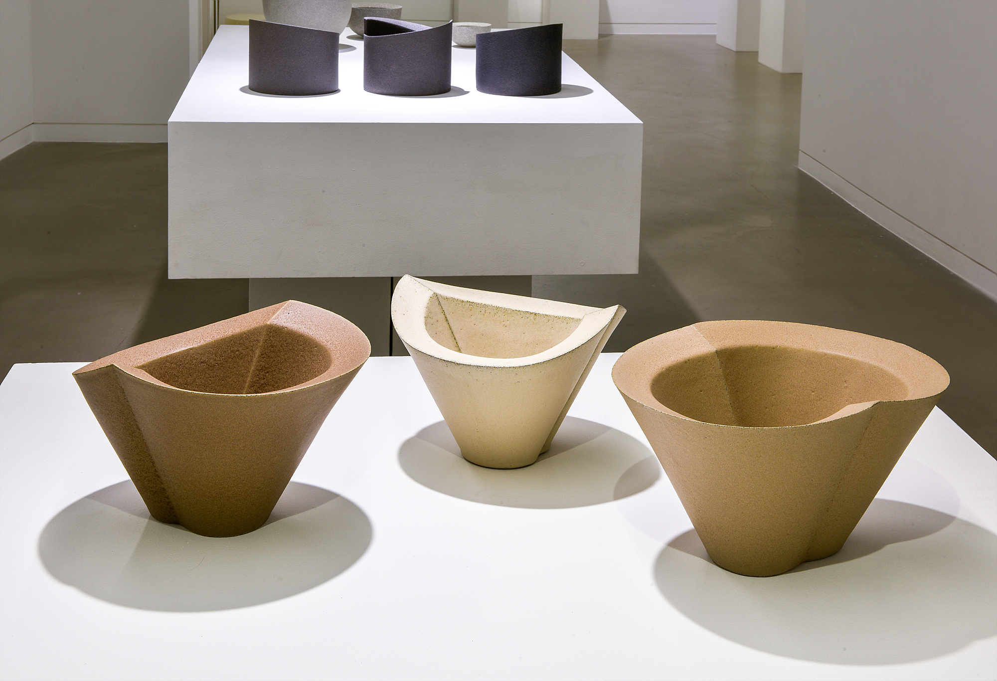 Lee Jeongwon, 《표면 너머》, Installation View