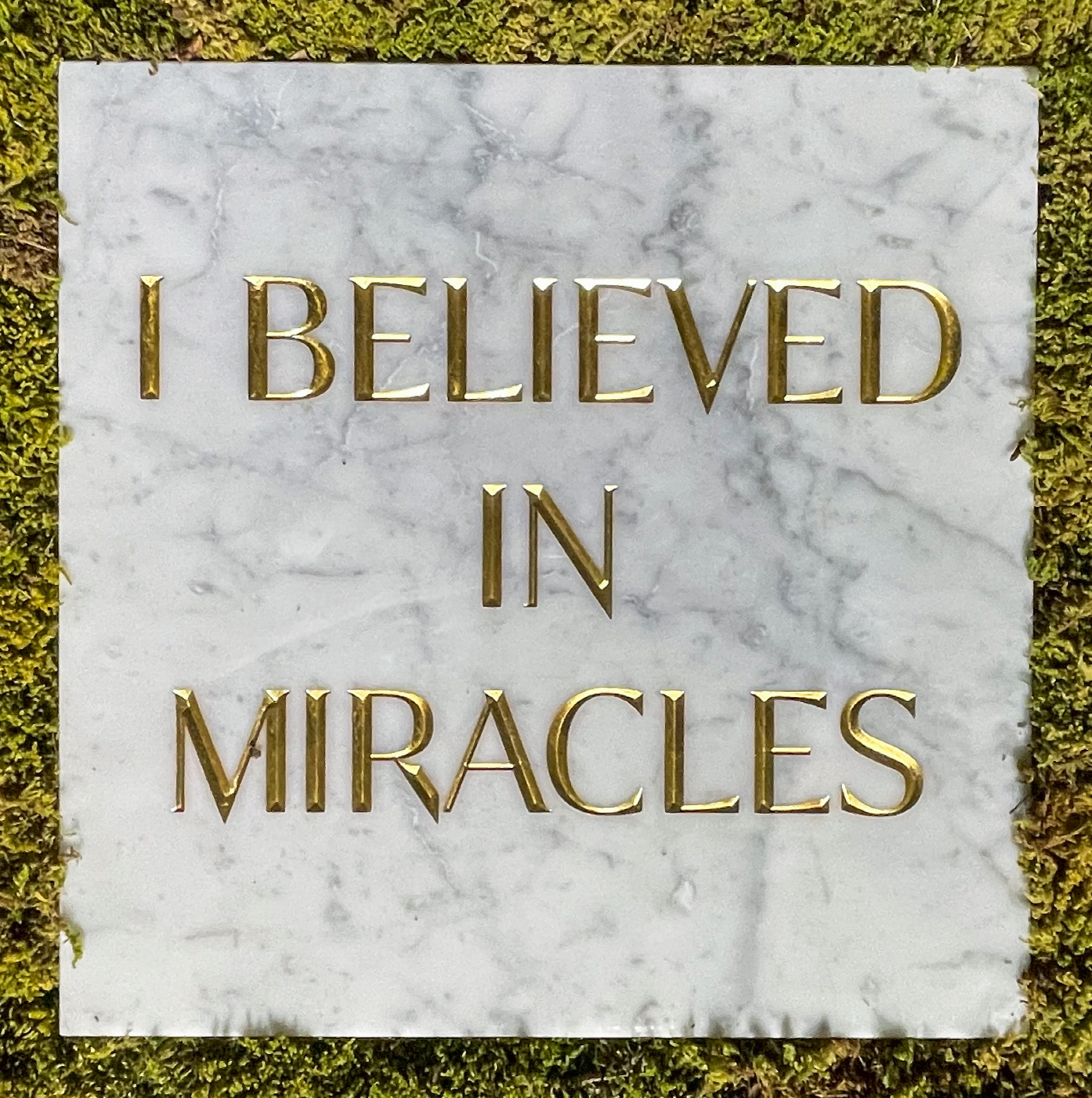 Graves of Our Generation, gold on carrara marble(Italy), limited edition of 100, 40x40x1.5cm, 2021